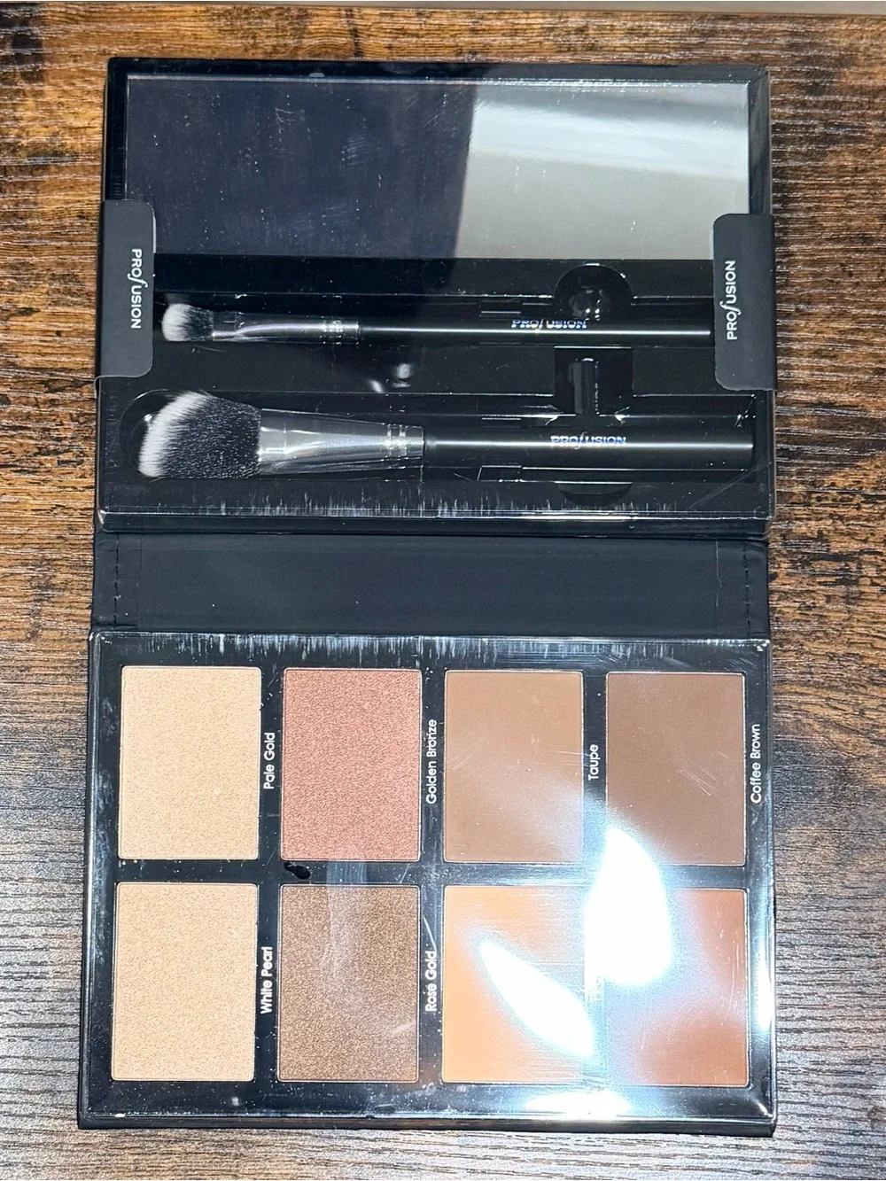 Profusion BRONZER/HIGHLIGHTER Book Palette with Brushes - Picture 2 of 7